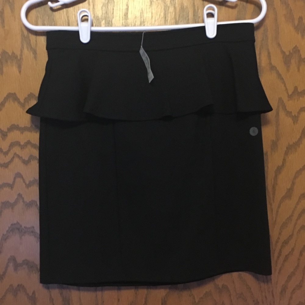 🔴NWT American Eagle Peplum Skirt🔴